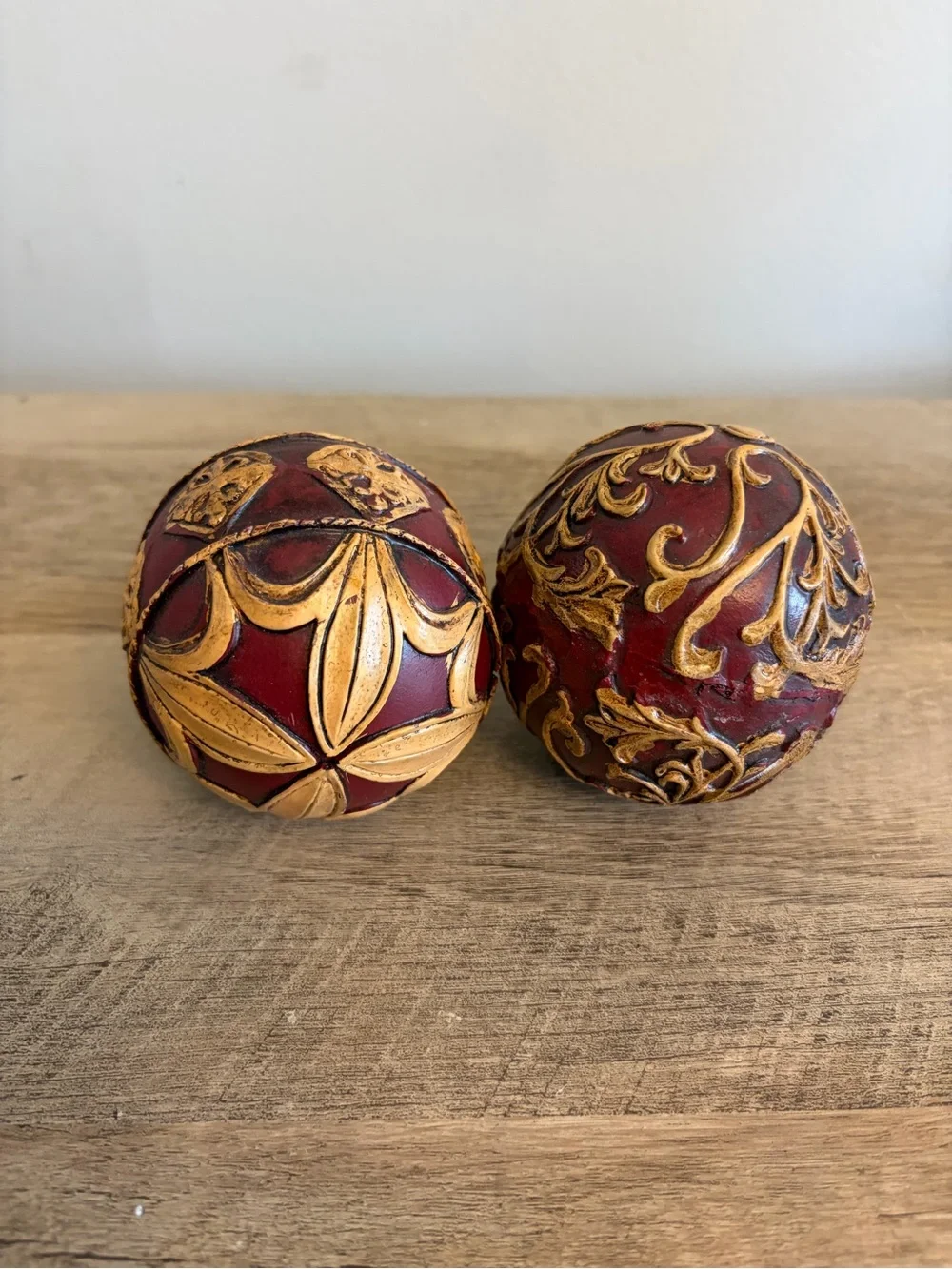 Vintage Style Ornate Decorative Resin Ball Orb Burgundy Cream Deco Sphere Filler
